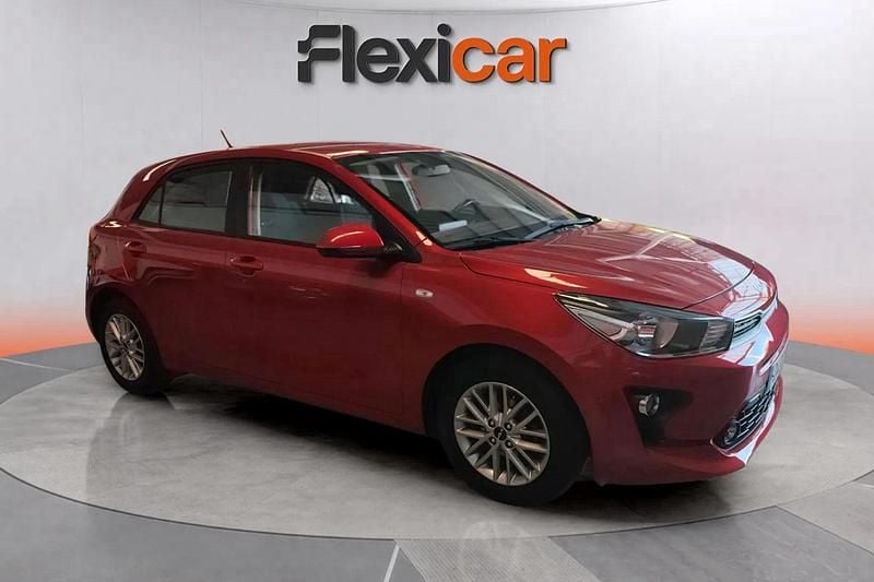 Rojo Usado 2023 Kia Rio Berlina | 12.490 € (Buen precio) - Imagen 1/4
