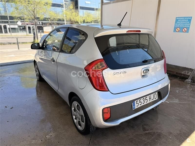 Usado Kia Picanto 69 CV (50 kW) 2012 Gris / plata Utilitario
