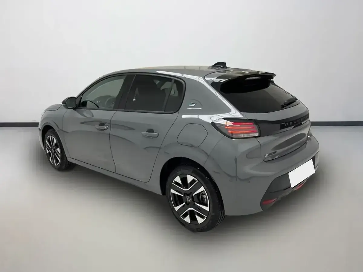 Nuevo Peugeot e-208 Allure 114 kW (156 CV) 2025 Gris Utilitario