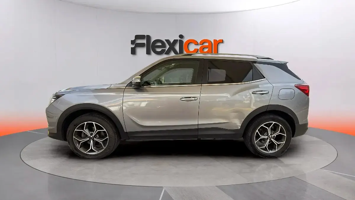 Usado SsangYong Korando 149 CV (109 kW) 2024 Gris SUV