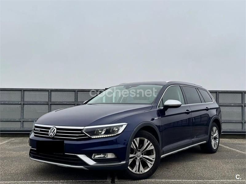 Usado VW Passat Alltrack 190 CV (139 kW) 2019 Azul Familiar