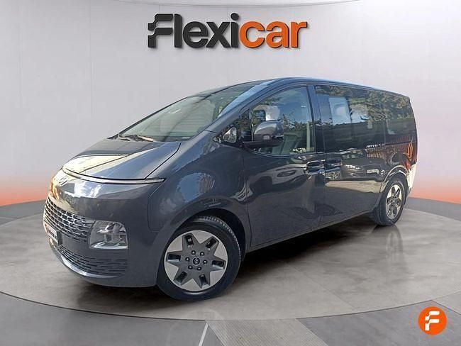 Usado Hyundai Staria 177 CV (130 kW) 2023 Gris Monovolumen