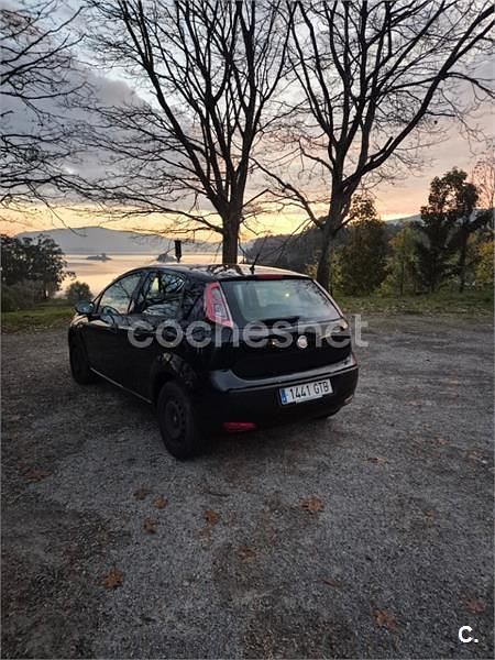 Negro Usado 2010 Fiat Punto Evo Dynamic Utilitario | 4000 € (Precio justo) - Imagen 1/4