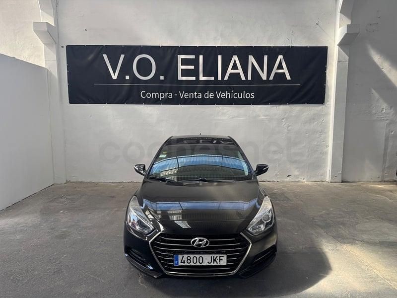 Usado Hyundai i40 141 CV (103 kW) 2016 Negro Berlina