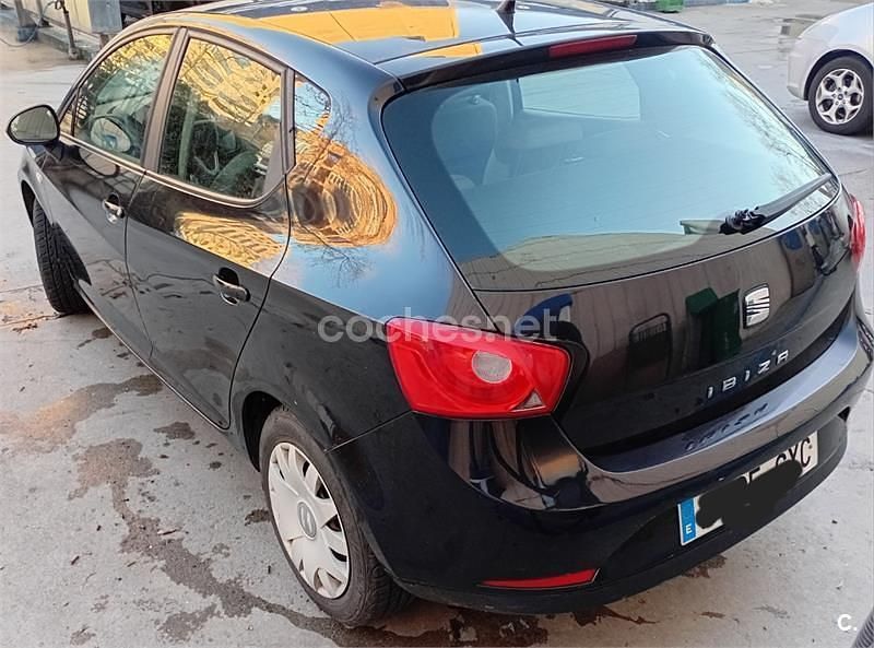 Usado Seat Ibiza Reference 70 CV (51 kW) 2010 Negro Berlina