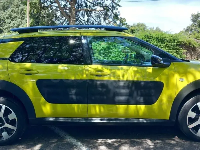 Usado Citroën C4 Shine Edition 100 CV (73 kW) 2017 Amarillo Berlina