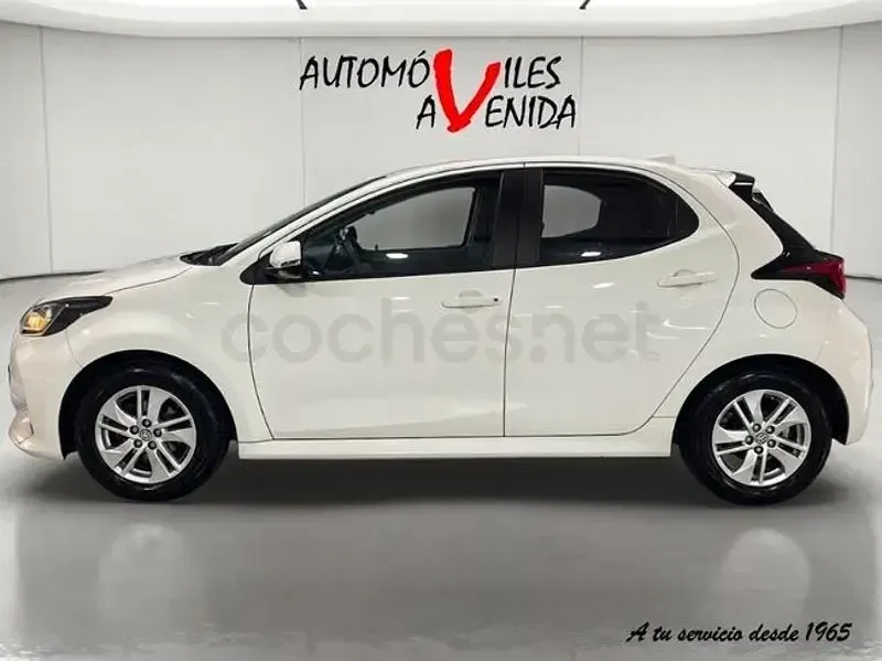 Usado Toyota Yaris 125 CV (91 kW) 2023 Blanco Utilitario
