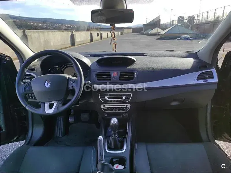 Usado Renault Mégane III Dynamique 105 CV (77 kW) 2010 Verde Berlina