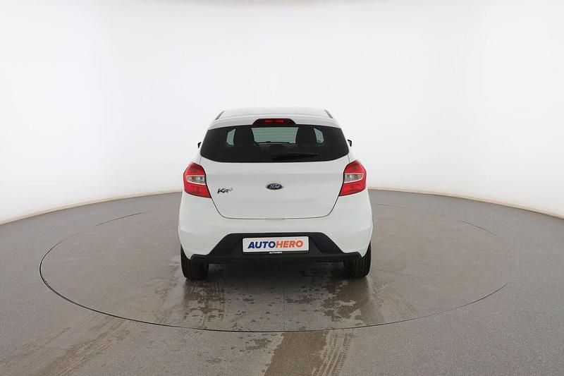 Usado Ford Ka Plus Ultimate 85 CV (62 kW) 2016 Blanco Utilitario