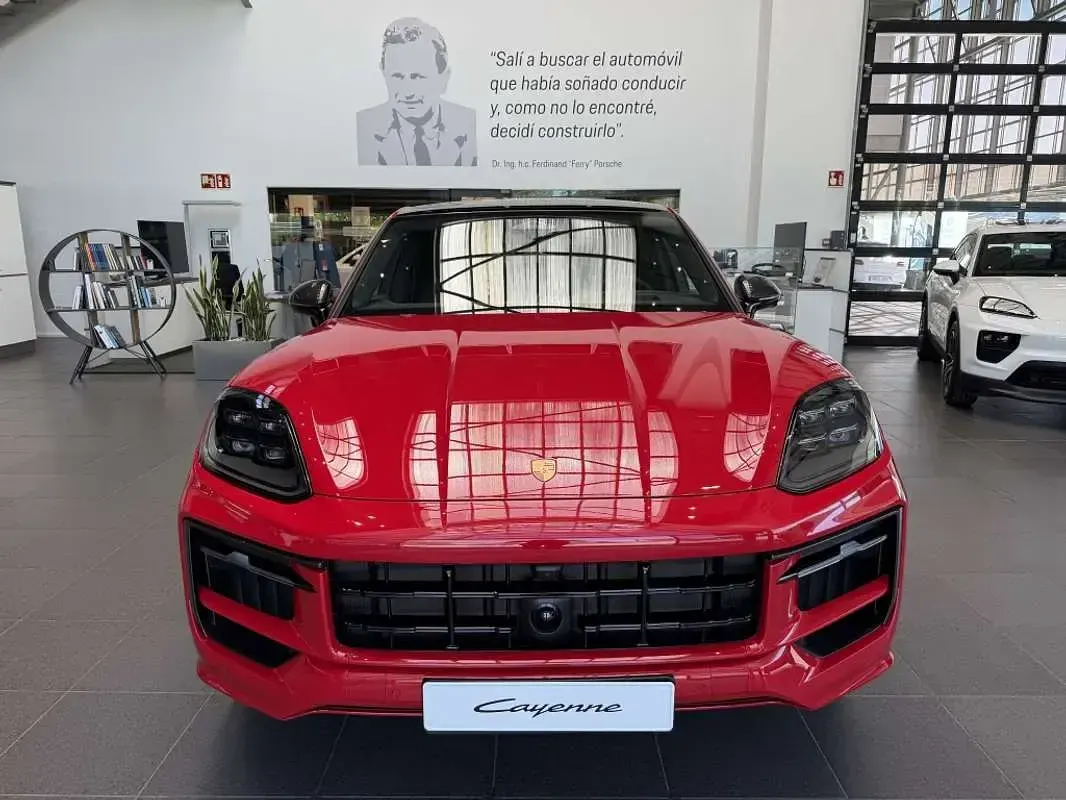 Usado Porsche Cayenne Black Edition 470 CV (345 kW) 2026 Rojo SUV