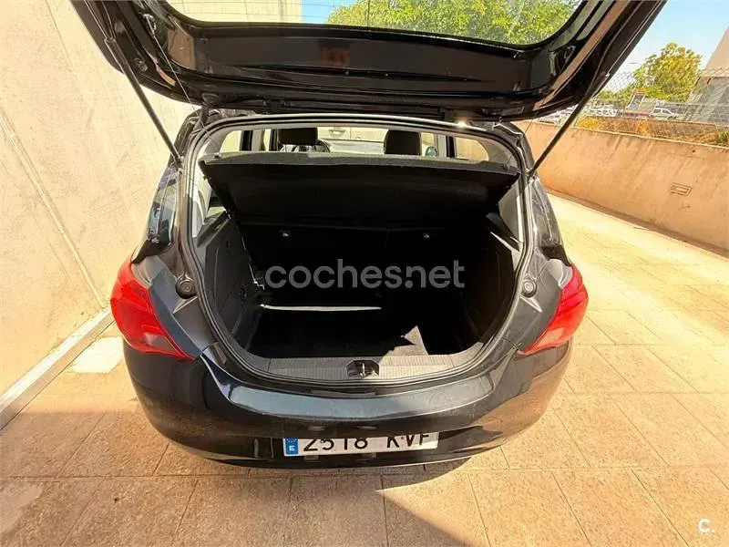 Usado Opel Corsa Selective 90 CV (66 kW) 2019 Negro Utilitario