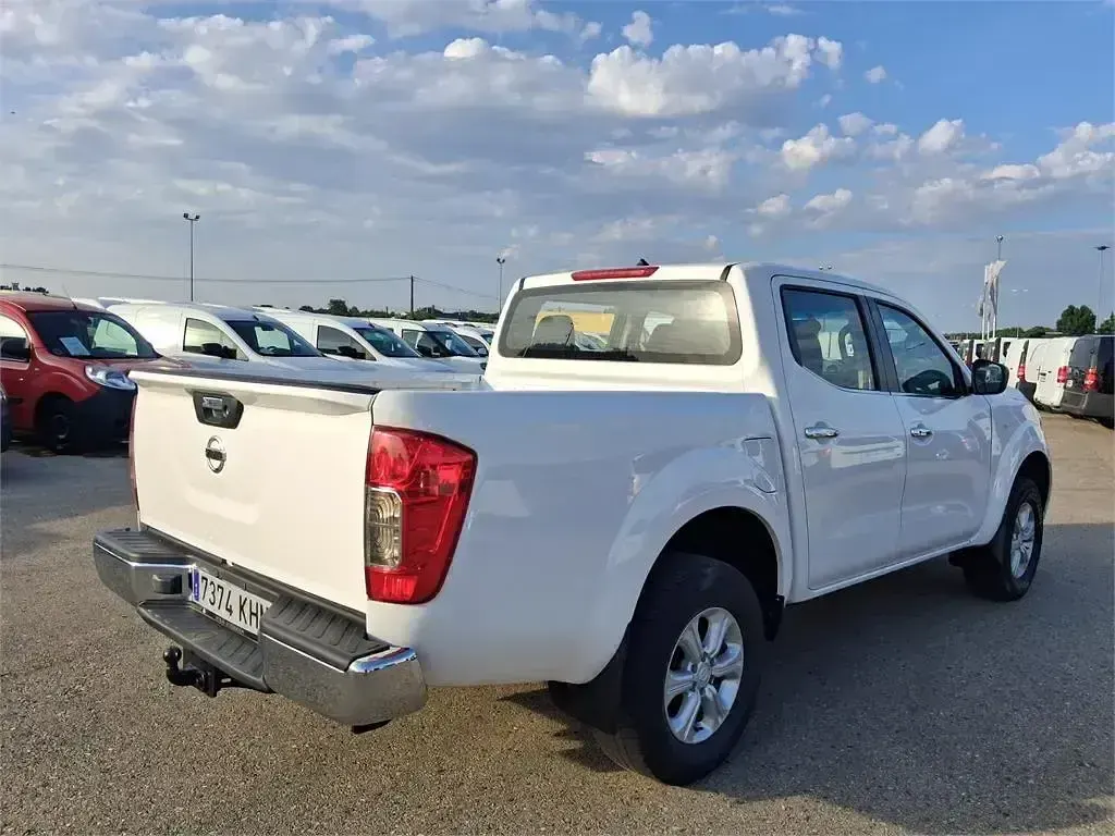 Usado Nissan Navara 160 CV (117 kW) 2018 Blanco Pickup/Camioneta