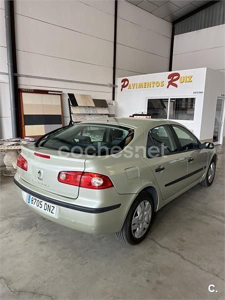 Usado Renault Laguna II Authentique 110 CV (80 kW) 2005 Beige Berlina