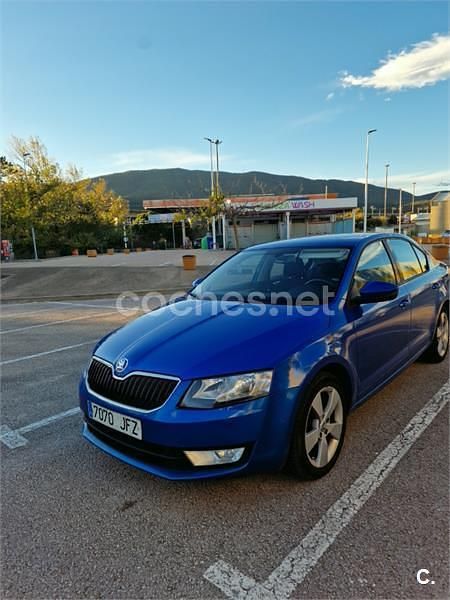Usado Skoda Octavia Style 115 CV (84 kW) 2016 Azul Berlina