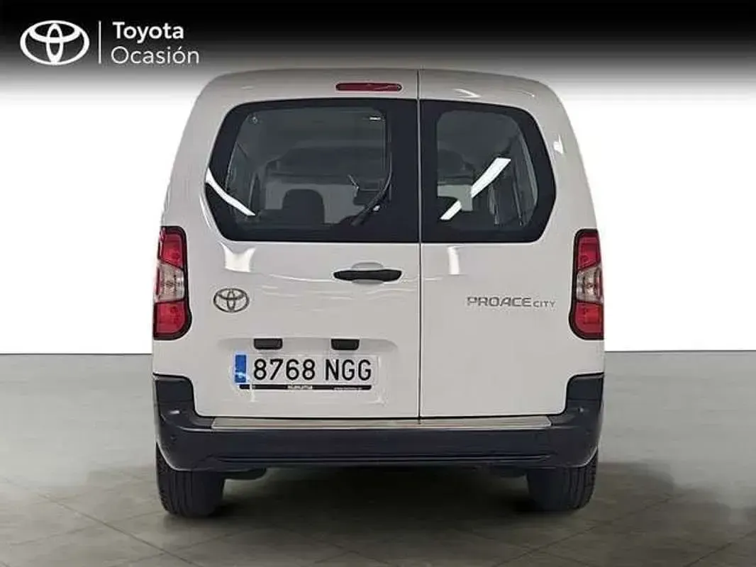 Usado Toyota Proace City Advance 131 CV (96 kW) 2025 Blanco Monovolumen