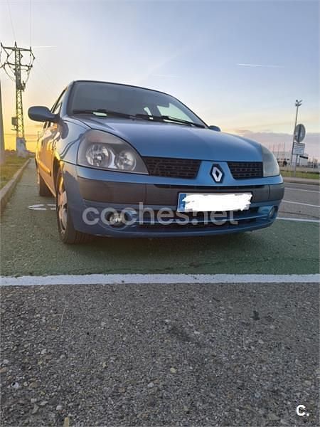 Azul Usado 2002 Renault Clio II Berlina | 1000 € (Buen precio) - Imagen 1/4