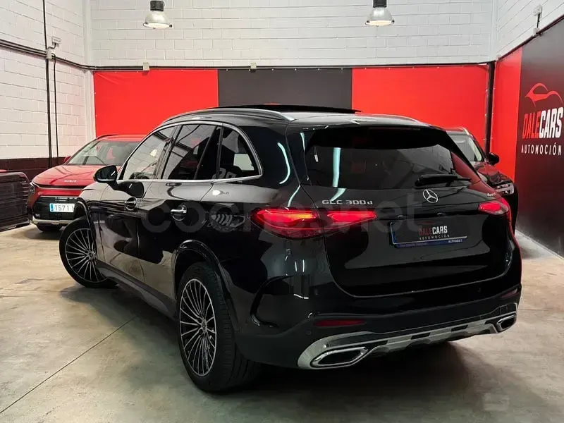 Usado Mercedes GLC300 269 CV (197 kW) 2024 Gris / plata SUV