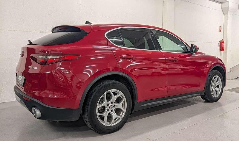 Usado Alfa Romeo Stelvio Executive 210 CV (154 kW) 2019 Burdeos SUV