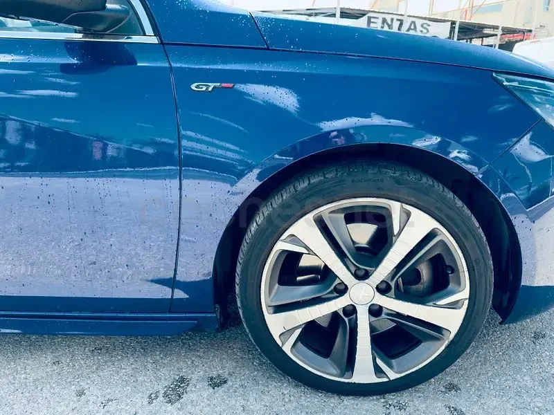 Usado Peugeot 308 GTi 180 CV (132 kW) 2015 Azul Berlina
