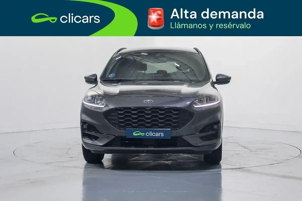 Usado Ford Kuga ST-Line 191 CV (140 kW) 2024 Gris / plata SUV