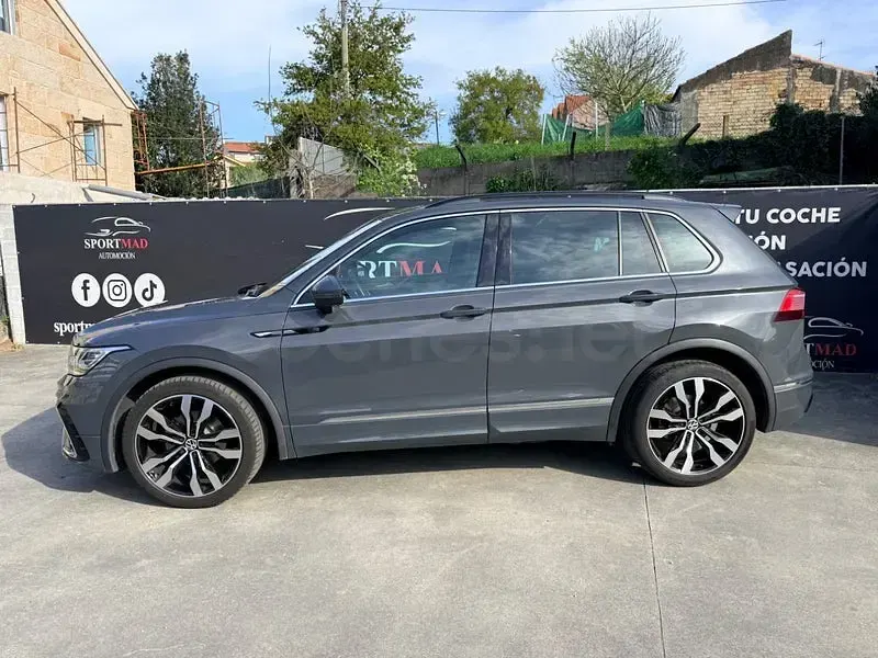 Usado VW Tiguan R-line 150 CV (110 kW) 2021 Gris / plata SUV