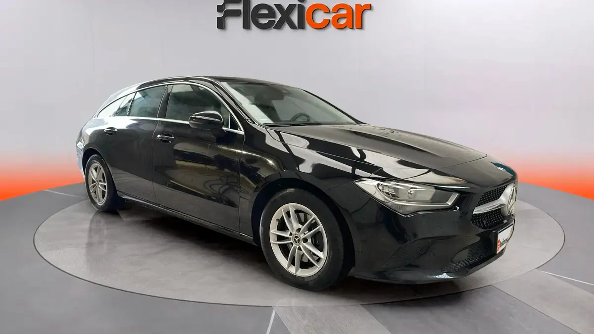 Usado Mercedes CLA200 Shooting Brake 150 CV (110 kW) 2020 Familiar