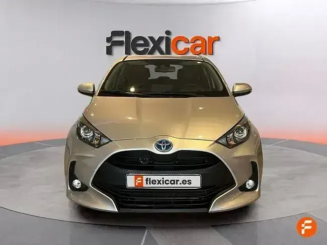 Używany Toyota Yaris Hybrid Business Edition 116 KM (85 kW) 2021 Szary