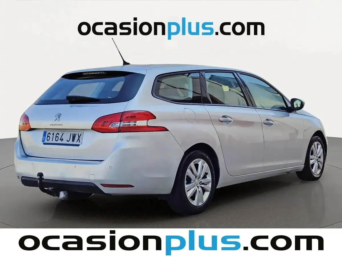 Usado Peugeot 308 Active 120 CV (88 kW) 2017 Gris Familiar