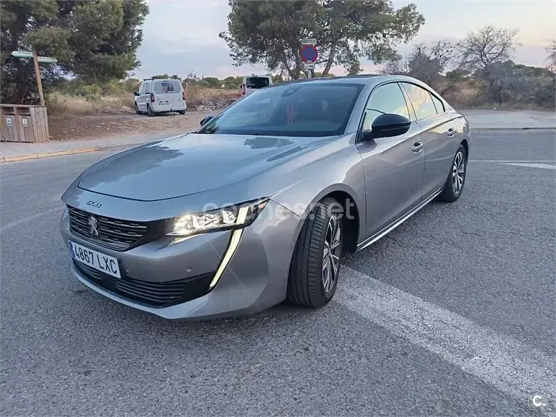 Usado Peugeot 508 Allure 130 CV (95 kW) 2022 Gris / plata Berlina
