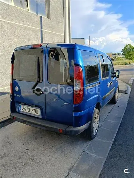 Używany Fiat Doblò 105 KM (77 kW) 2009 Niebieski Minivan