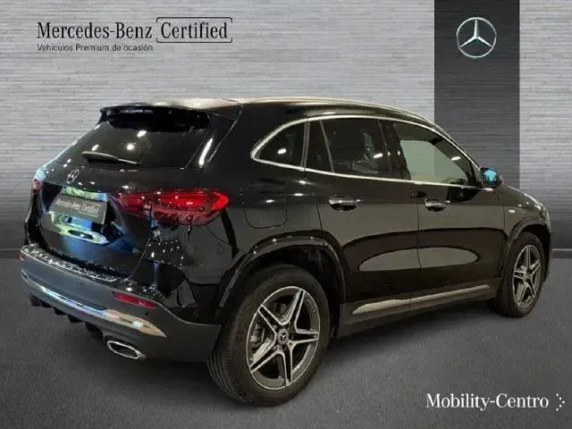 Usado Mercedes GLA250 218 CV (160 kW) 2025 Negro cosmos SUV