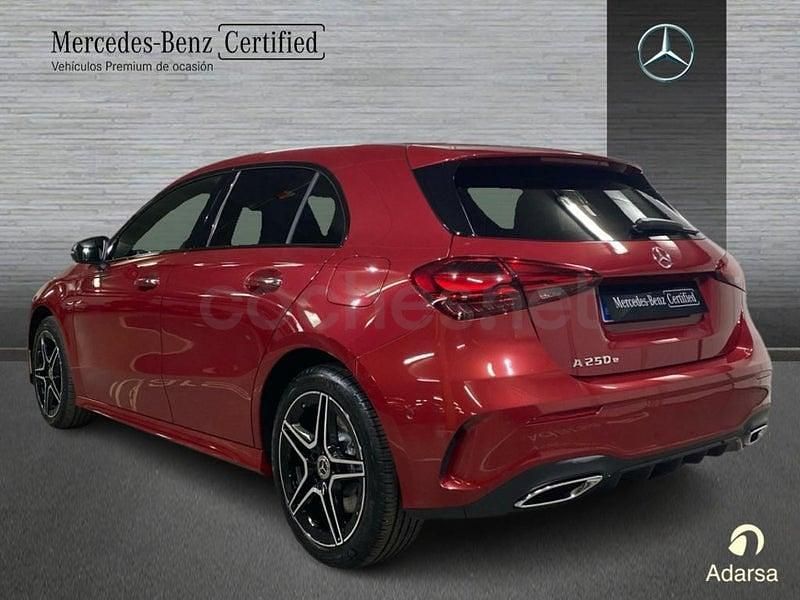 Usado Mercedes A250 AMG line 218 CV (160 kW) 2025 Rojo Berlina