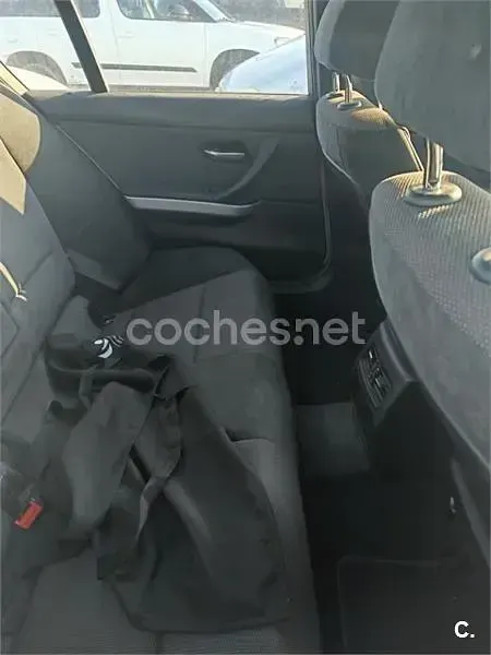 Begagnad BMW 320 150 HK (110 kW) 2004 Vit Sedan