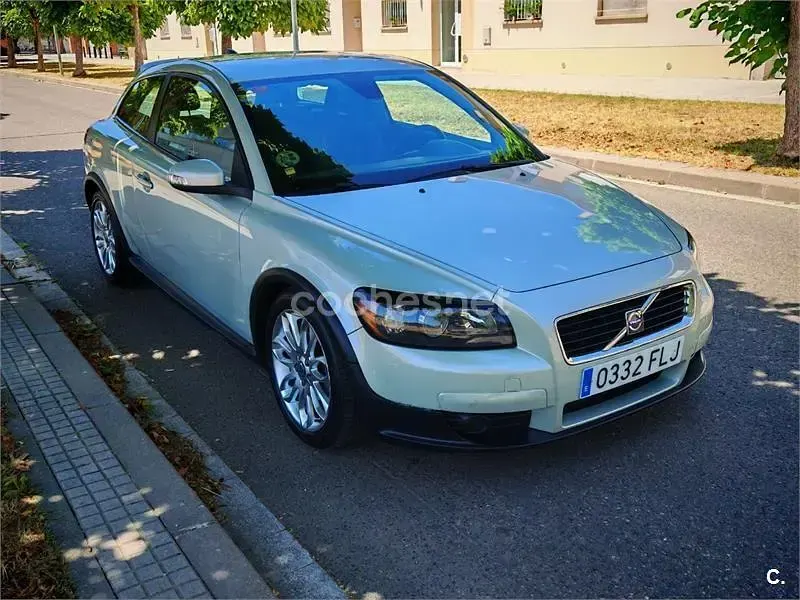 Usado Volvo C30 Summum 136 CV (100 kW) 2007 Beige Utilitario