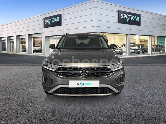 Usado VW T-Roc Life 150 CV (110 kW) 2024 Gris / plata SUV