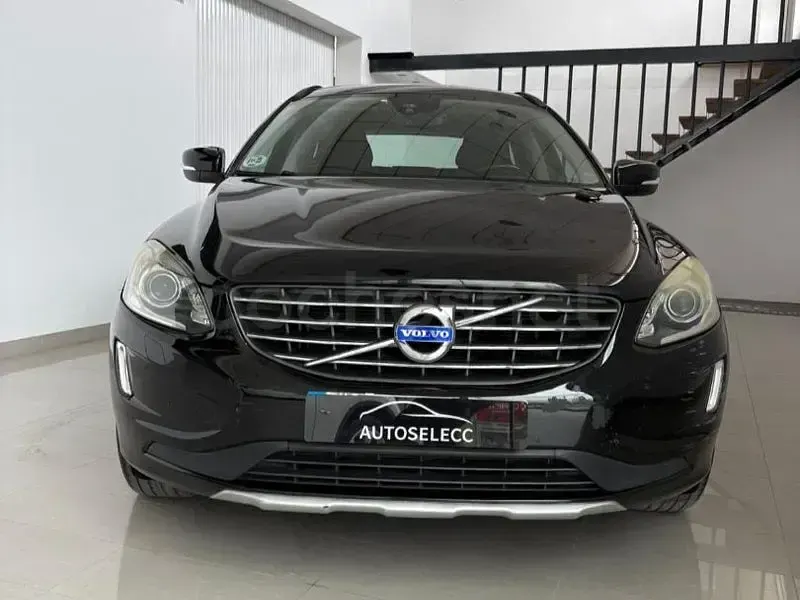 Usado Volvo XC60 Kinetic 136 CV (100 kW) 2014 Negro SUV