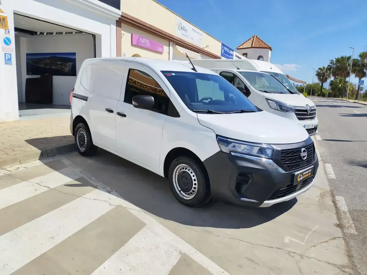 Usado Nissan Townstar Comfort 130 HP (95 kW) 2023 Branco