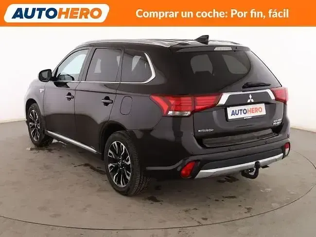 Usado Mitsubishi Outlander P-HEV 203 CV (149 kW) 2017 Negro SUV