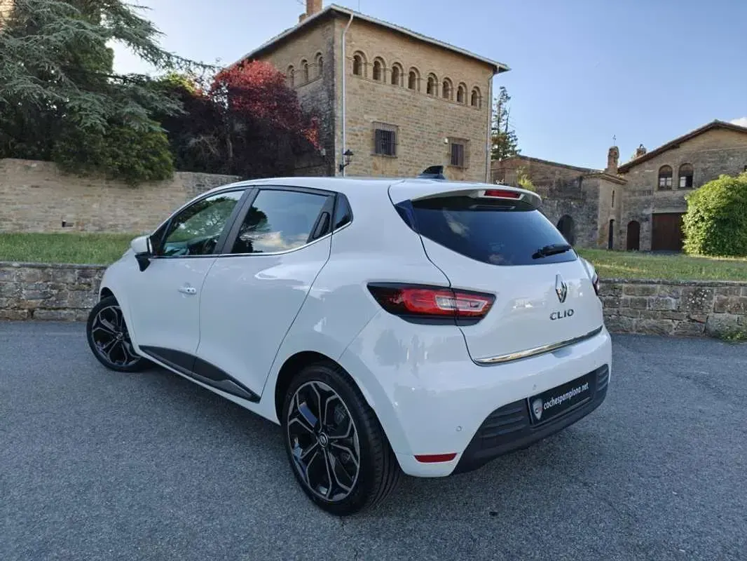 Usado Renault Clio LIMITED 90 CV (66 kW) 2018 Blanco Utilitario