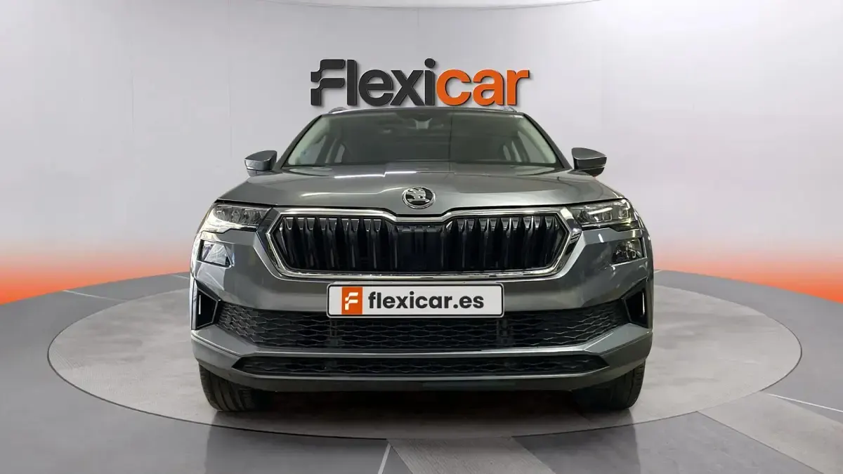 Usado Skoda Karoq 150 CV (110 kW) 2024 Gris SUV