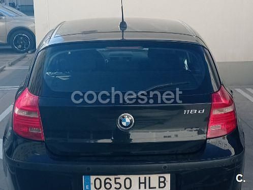 Usado BMW 118 122 CV (89 kW) 2008 Negro Utilitario