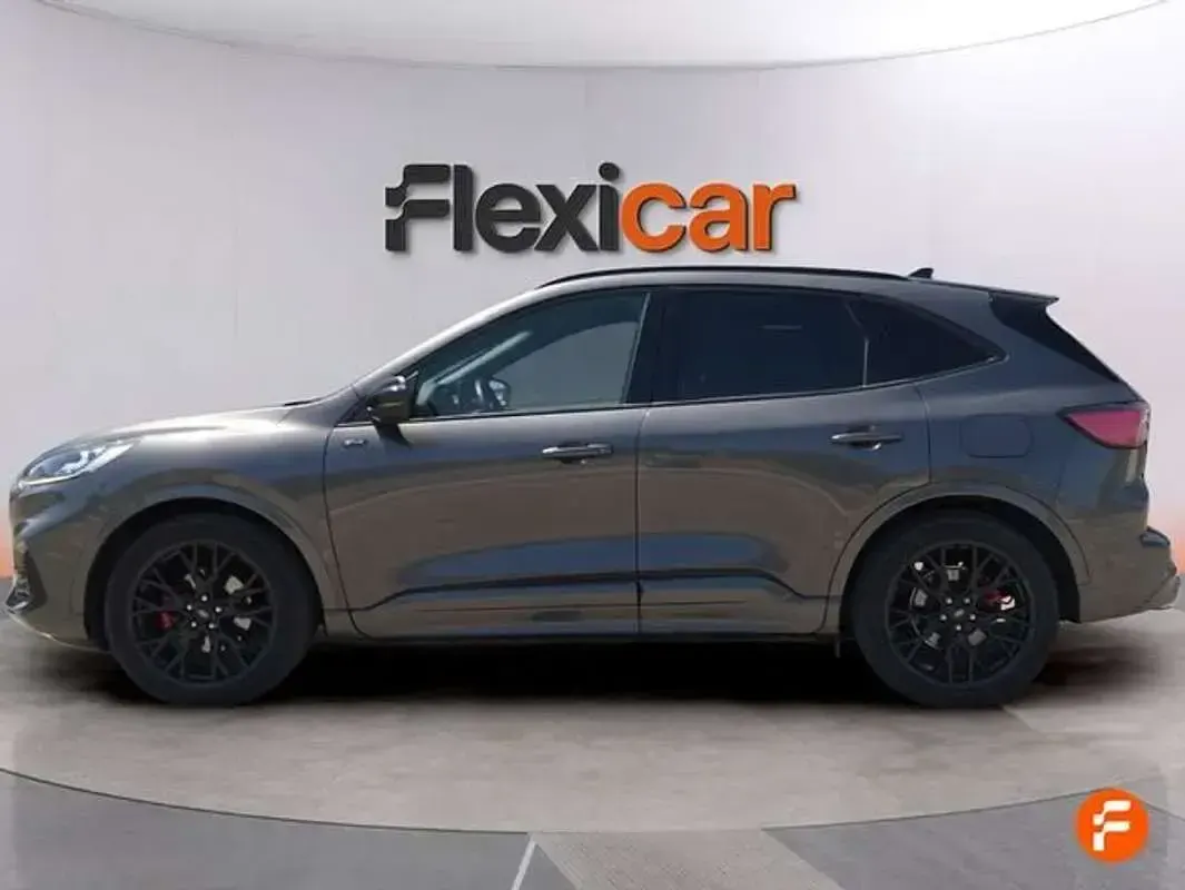 Usado Ford Kuga ST-Line 150 CV (110 kW) 2023 Gris SUV