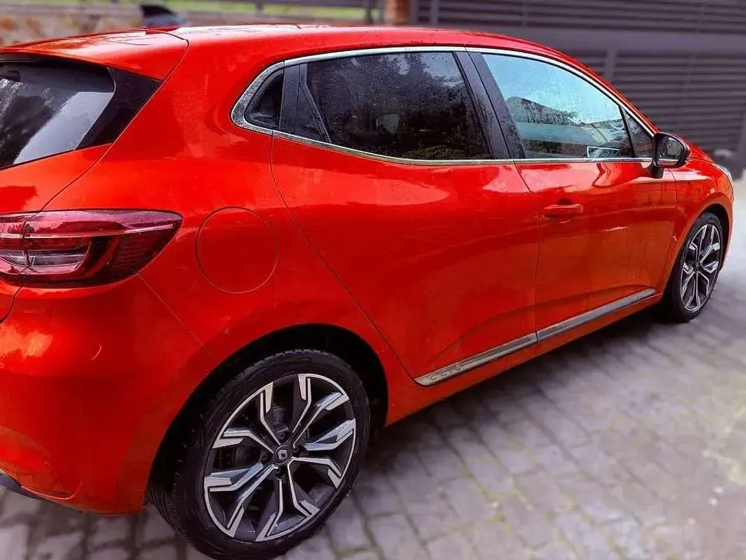 Usado Renault Clio Zen 131 CV (96 kW) 2020 Naranja Utilitario