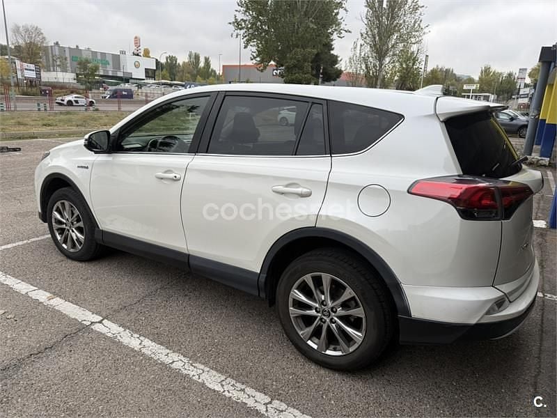 Usado Toyota RAV4 Hybrid Advance 197 CV (144 kW) 2016 Blanco SUV