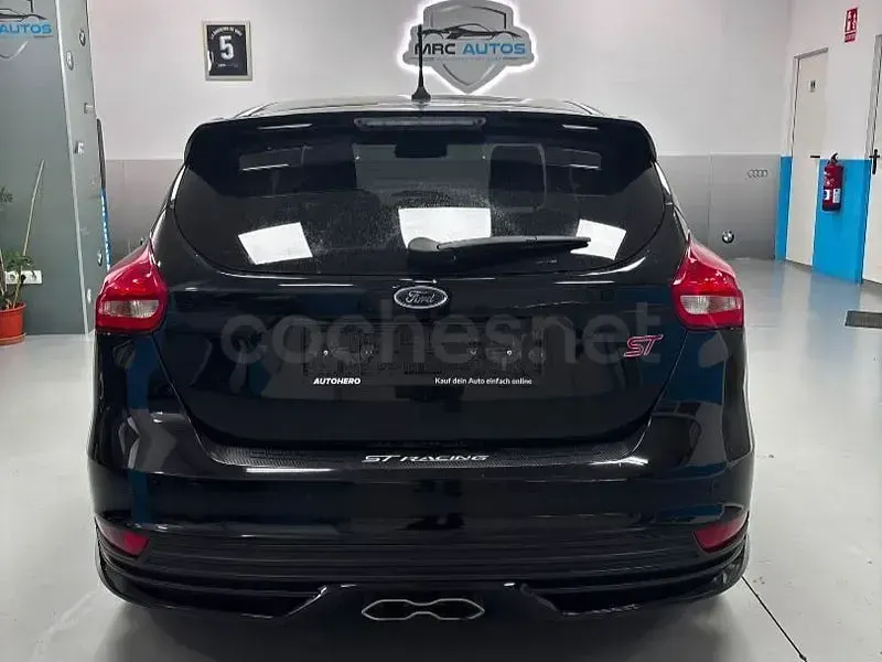 Usado Ford Focus ST 185 CV (136 kW) 2017 Negro Berlina