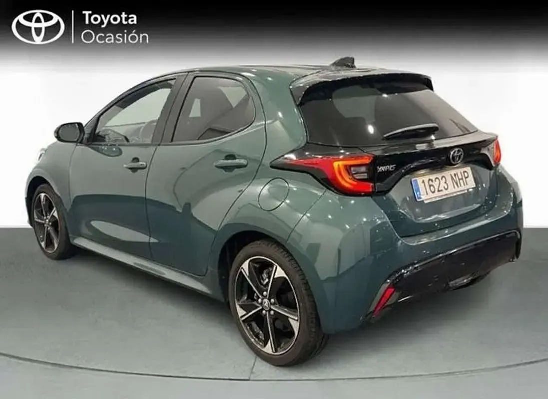 Usado Toyota Yaris Style 116 CV (85 kW) 2025 Verde Utilitario