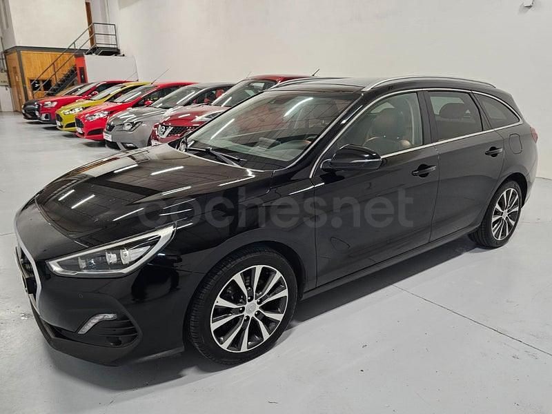 Usado Hyundai i30 Style 136 CV (100 kW) 2019 Negro Familiar