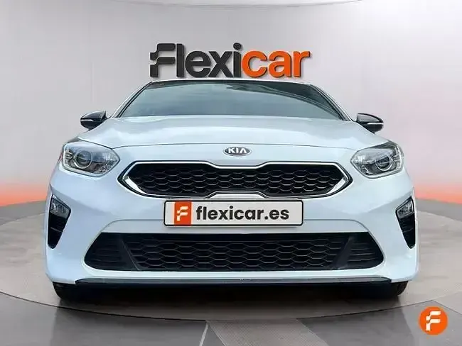 Usado Kia Ceed GT GT-Line 140 CV (102 kW) 2018 Blanco Berlina