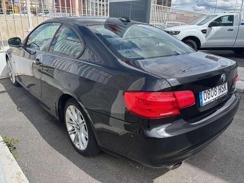 Usado BMW 318 143 CV (105 kW) 2013 Negro Coupe