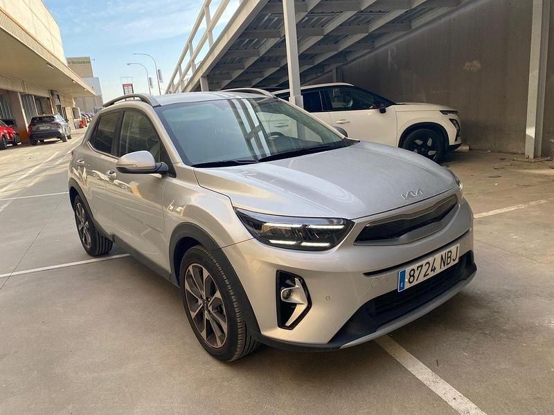 Usado Kia Stonic Style 100 CV (73 kW) 2025 Gris SUV